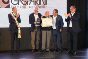 Gasparini 70 anni premiazione Angelo Marcon