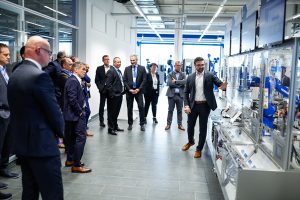 Yaskawa Europe inaugurazione nuova sede Hattersheim robot azionamenti