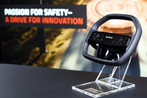 ZF Lifetec airbag volante maggiore libertà design concept digitali