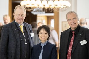  ABB simposio efficienza energetica Svezia Tomas Kaberger_Cathy Yao Chen_Hans-Peter Nee_ridotta