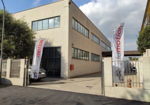 Universal Robots Alumotion cobot subfornitura competence center robotica