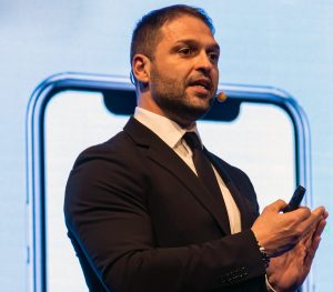 QuestIT AI nel settore finance Francesco Elmi CMO