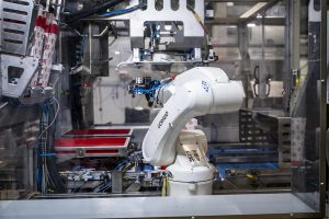 Omron automazione robotica tecnologie intelligenti sicurezza alimentare zero touch