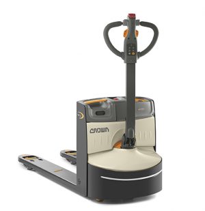 Crown transpallet elettrico compatto movimentazione materiali spazi ridotti