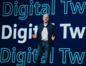 Siemens AI industriale avanzata digital twin metaverso Roland Busch CES Las Vegas