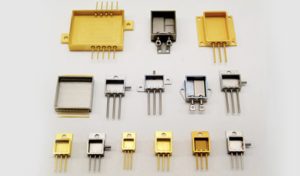 SolidManufacturing microfabbricazione additiva BMF Involucri optoelettronici fotonica e semiconduttori