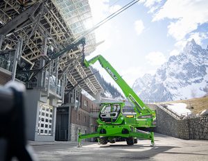 Merlo sollevatore telescopico manutenzione funivia SkyWay Monte Bianco